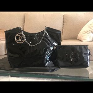 Chanel tote, comes with cosmetic bag. Like new!!